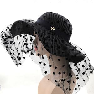 Шляпа шляпы широких краев ковша Audrey Hepburn Кружевая белая соломенная шляпа Солнце для женщин УФ -защита