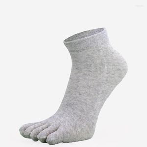 男性の靴下のつま先男性コットン5本指の通気性短い足首乗組