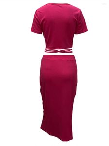 Tvådelt klädkvinnor S ELAGANT 2 Summer Outfits Solid Color Crewneck Crop Tops Button Bodycon Kjol Set Sexig Ladies Suit Nightclub