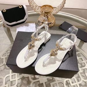 The latest flip-flops women's slippers Strap Diamond buckle Love sexy beach casual designer sandals party work Luxury flat women with box