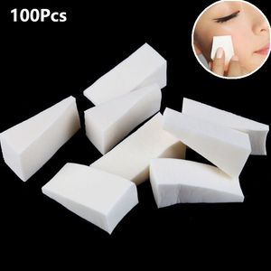 Strumenti per il trucco 100Pcs Spugna per trucco triangolare Soft Smooth Foundation Powder Puffs Lavabile Leggero Cosmetico Nail Art Beauty Tool 230615