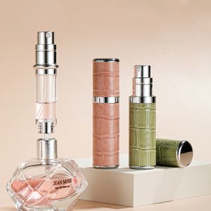 Pudełka do przechowywania pojemniki luksusowe 5 ml skórzanych perfum do napełniania butelki do sprayu do sprayu z ultralnymi drobnymi mgłą pojemnik na zapach 230615
