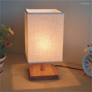 테이블 램프 현대 목재 LED 침실 침대 옆 램프 패브릭 쉐이드 가벼운 간단한 조명 가정 장식 목재 등기