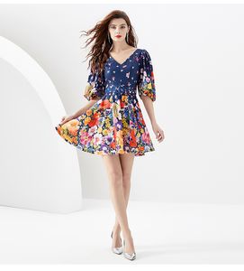 Casual Kleider Sommer Urlaub Urlaub Mini Kleid Frauen Runway V-ausschnitt Laterne Hülse Blume Gemälde Gürtel Rüschen Kurze Vestidos 2023