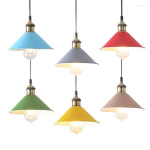 Lampade a sospensione Luci moderne Lampada a led nordica Decorazioni natalizie per illuminazione domestica Soggiorno con paralume WJ912