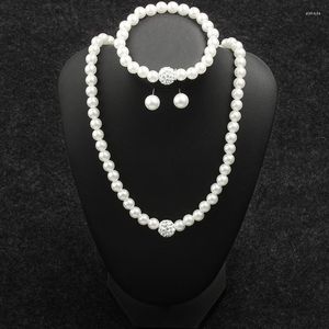 Collana Orecchini Set Completo Bianco Simulato Perline Perline Stud Bracciali Con Sfera Di Cristallo Per Le Donne