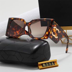 Goggle Óculos de Sol Moda Feminina Óculos de Armação Completa Designers Luxos Letras Douradas Cor Misturada Adumbral Para Unissex Casual Férias de Verão