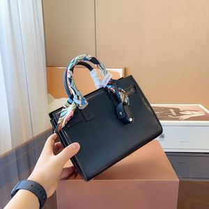 Bags 23ss High Version New Designer Classic Organ Croc Emed Tote Shoulder Bag Leather Wrapped Padlock Crossbody Bag Mini