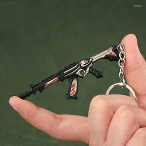 Keychains 9cm Valorant Melee Reaver 2.0 Black AK Model Keychain for Men Boy Game PERIPHERAL METAL PENDANT KEY RING FANS COLLECT