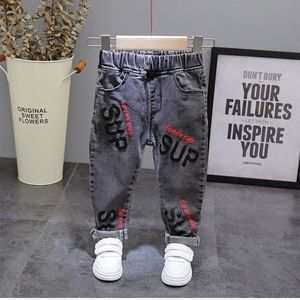 Jeans Kids Jogger Pants Toddler Boy Stretch Denim Pantolonlar Grafik Çok Çok Yönlü Sonbahar Giysileri Bebek Erkek Moda Sıradan 230616