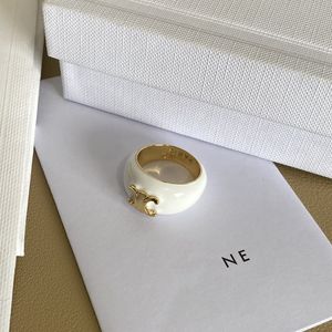 Роскошные дизайнерские модные роскошные мужские и женские кольца с золотым кольцом для пар, высококачественные ювелирные изделия, персонализированные простые праздничные идеальные подарки AAAA