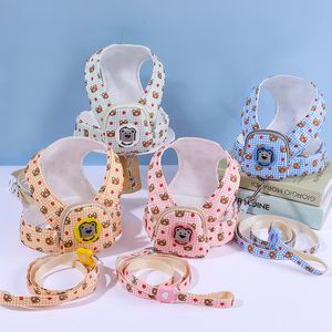 Conjunto de arnês e trela para cães pequenos e bonitos, sem puxão, arnês para cachorros, ajustável, colete para cães de gato, malha macia, respirável, arnês para animais de estimação para filhotes, cães pequenos e médios