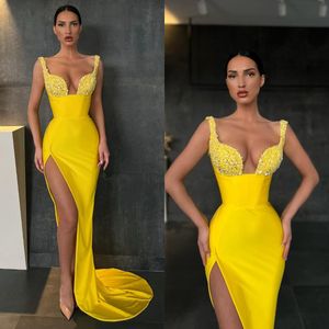Sexy Yellow Prom Dresses Strapless Sequins Top Party Evening Gowns Pleats Slit Semi Formal Red Carpet Long Special Occasion dress