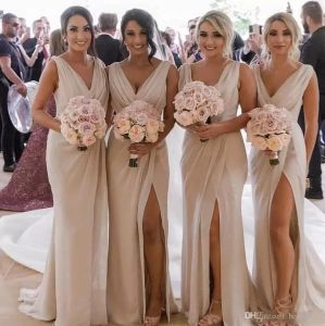 Elegant V Neck Country Bridesmaid klänningar plus storlek Mermaid High Split Billiga strand efter fest Look Maid of Honours Wear