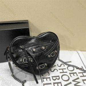 Le Cagole Heart Mini Handbag Brolks Levet Bag سلسلة أزياء للنساء الكتف عبر أكياس الجسم أكياس سهرة صلبة حقائب مستحضرات التجميل