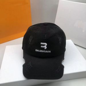 Högkvalitativ mjukt toppbrev broderi BB baseball cap kvinnlig designer beanie cap fashionabla och mångsidiga avslappnade små älskare mössa