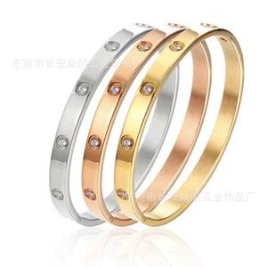 Designer Charm Carter Bracelet 18K Gold Sky Star Star Titanio in acciaio Luxuria di alta qualità Gioielli incolori per donne