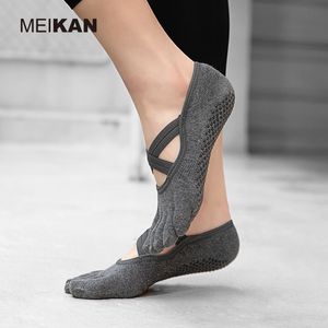 Sports Socks 2 Pairs Sport Yoga Socks Gym Non-slip Split Toe Socks For Women Girls Dance Short Sock Cotton 230617