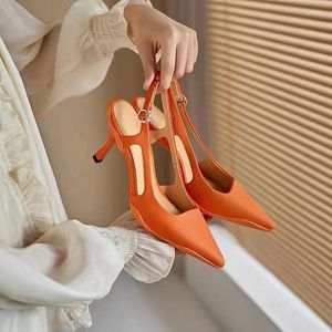 Klänningskor Summer Mid-Heel Retro Classic Pointed Toe Back Single Sandals Ladies Pink Heels tunna pumpar