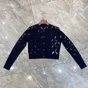 Kvinnors stickor 2023 Högkvalitativ smal fit Navy Sticked Cardigan för kvinnor topp o-hals långärmad diamant stickad tröja ytterkläder dam