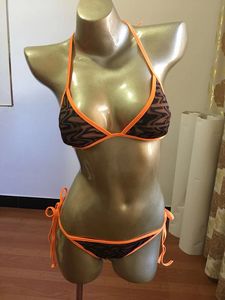 Designer Sexig bikini Uppsättning för kvinnor Bandage baddräkt Twopieces Crop Top badkläder thong baddräkt med hög midja strandkläder 7788