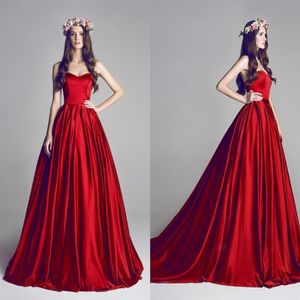 Abiti da sposa con abito da ballo rosso scuro 2020 Abiti da sposa eleganti senza schienale in raso con scollo a cuore Abiti da sposa impero informali BO70186o