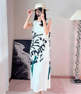 Pleated 2023 New Issey Elegant Round Neck Sleeveless Printed Dress