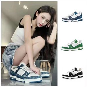 amante casual g cest shoot shoot women 3d vecchio fiore da viaggio in pelle sneaker sneaker cow hide flat piatto di allenatori di corsa originale lettera per uomo sneaker palestra l v