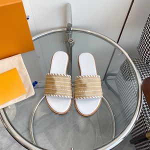 Name brand slippers the best quality slippers soft calfskin outline simple lines with metal logo straw slippers, a full set of high-end gift boxes