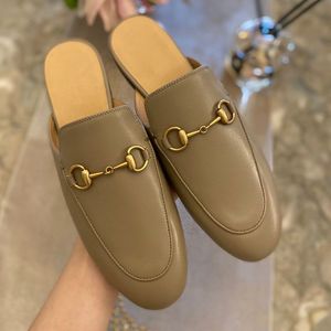 Women Sandals Flat Heels Leather Slippers Luxury Cat Head Embroidery Metal Buckle Black White Real Leathers Round Toe Casual Shoes with Dust Bag 35-44