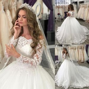 2020 Church Winter Princess Wedding Dresses Ball klänning långärmad bröllopsklänningar plus storlek svep tåg applique spetspärrad brud 318v