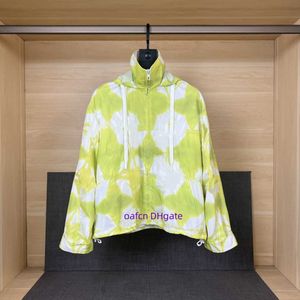 23SS Fashion Men's Designer jacka kappa huva sommarblomma täcker japansk slipsfärgad krage kappa mäns och kvinnors vindtäta kappa vindbrytare