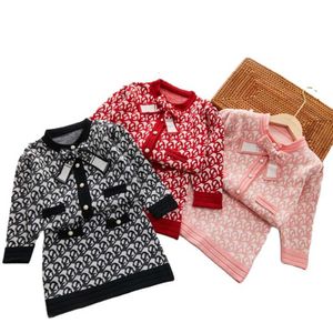 2023 Knitting Girls Fashion Sweater Set Long Sleeved Bow Coat kjolar 2 -stycken Lyxkläder