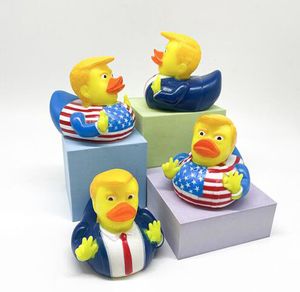 2024 Duck Bath Toy Itens Novidade PVC Trump Ducks Chuveiro Flutuante Bandeira do Presidente dos EUA Boneca Chuveiros Água Brinquedos Novidade Presentes para Crianças Novo