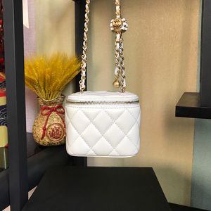 Axelväskor designer kosmetiska lammskinn fåfänga fodral lyxreglerande kedja crossbody väska c062