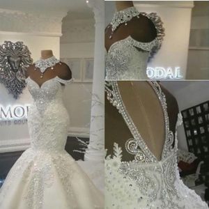 2021 Seksowne luksusowe Dubaj Arabskie sukienki ślubne syreny ślubne ślubne suknie ślubne Wysoka szyja Iluzja koronkowa Kryształowa Beaing TULL186K
