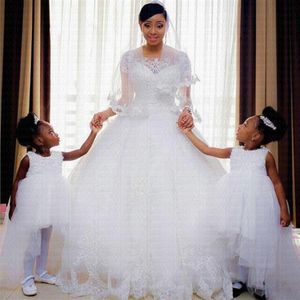 2021 Factory Supply African Black Girls White Ball Gown Wedding Dresses With Lace Applique Short Sleeve Country Garden Bridal Gown307H