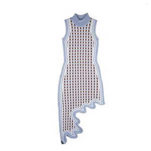 캐주얼 드레스 2023 시작 비대칭 파도 밑단 뜨개질 드레스 섹시한 여성 격자 무늬 민소매 여자 블루 스웨터 스트라이프