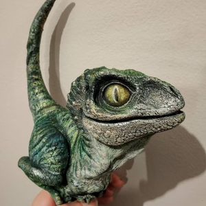 装飾的なオブジェクトの人形用シミュレーション生まれたベロキラプトル樹脂工芸彫像高品質の恐竜の置物ミニチュアホームガーデン装飾アクセサリー230617