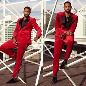 Men's Suits Red Velvet Men 2 Pieces Suit Grooms Tuxedos Double Breasted Custom Made Fashion Peaked Lapel Designer Party Prom Blazer Pants