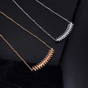 Designer charm New product Liu Nail V Gold High Edition Bullet Necklace for Men and Women Carter Jewelry Collar Chain Straight