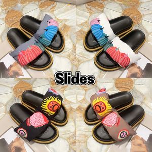 Luxury Slipper Ys Tribute Tributo in pelle piatta intrecciate cinghie Slide Designer Sandals Obsidian Crocio in rilievo pelle rosa Slifori