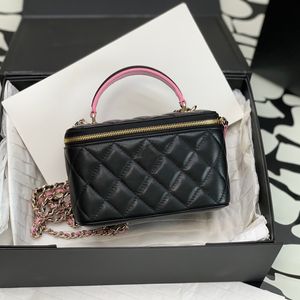 مصمم 22 كيس ماكياج Lambbskin الغرور الصغير مع سلسلة Crossbody الفاخرة ذات الفاخرة الفاخرة مع مربع ZC070