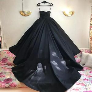 Ball Gown Gothic Wedding Dresses Plus Size Sweetheart Tulle Arabic Dubai Country Bridal Gowns Black Wedding Dress Vestido De Novia280E