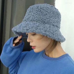 Berets Faux Fur Winter Bucket Hat for Women Girl Fashion Solid Gruste Miękka ciepła czapka rybacka na zewnątrz Plush Puszysty Panama 2023