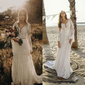 Vintage elfenben bohemisk spetstrand bröllopsklänningar brudklänningar långärmad v-ringad monterad boho country hippie stil brud klänning ves3156