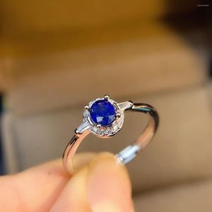 Anelli a grappolo Foydjew 2023 Trend Squisito Semplice Simulazione di alta qualità Royal Blue Sapphire Anello di fidanzamento color argento da donna