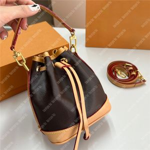 Mini bolsa balde de luxo Nano bolsa de ombro feminina de designer cheia de flores antigas Corda de couro Pequenas bolsas tiracolo Bolsas baldes Bolsa de mão