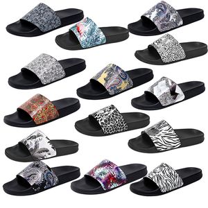 Chinelos de Marca de Luxo Home Anti-Odor Sandálias Flat Slide Designer Men Chinelo Confortável Preto Girafa Sandálias de Borracha Antiderrapante Sapatos de Praia Tamanho 38-46