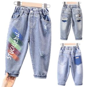 Jeans Boy'un Gevşek Kot Hole Denim Pantolon Moda Çocuklar Güney Kore Stil Gündelik Erkek Kovboy Pantolon Bebek Çocuk 2 3 4 5 6 7 8 Yıl 230617